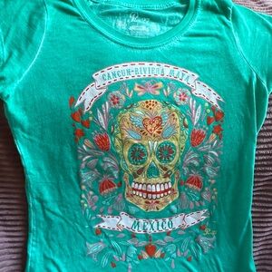 Teal M 50% cotton/50%polyester Cancun women’s/junior’s teeshirt (NWOT)